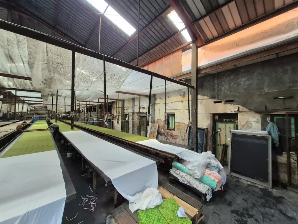 Pabrik Pusat Produksi Seragam Batik Printing di Solo - Indo Batik Print